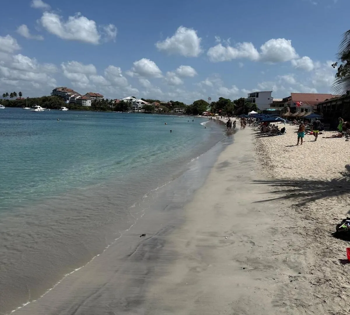 Ti Paradis - Les Trois-Ilets 0*,  Martinica